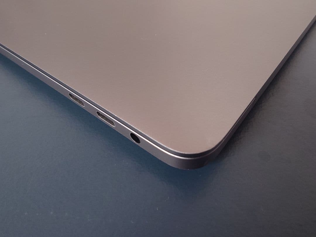 MacBook Pro 13インチ (i5/16GB/512GB) 4ポート