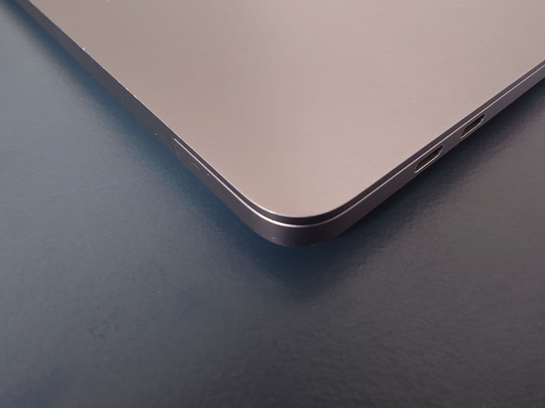 MacBook Pro 13インチ (i5/16GB/512GB) 4ポート