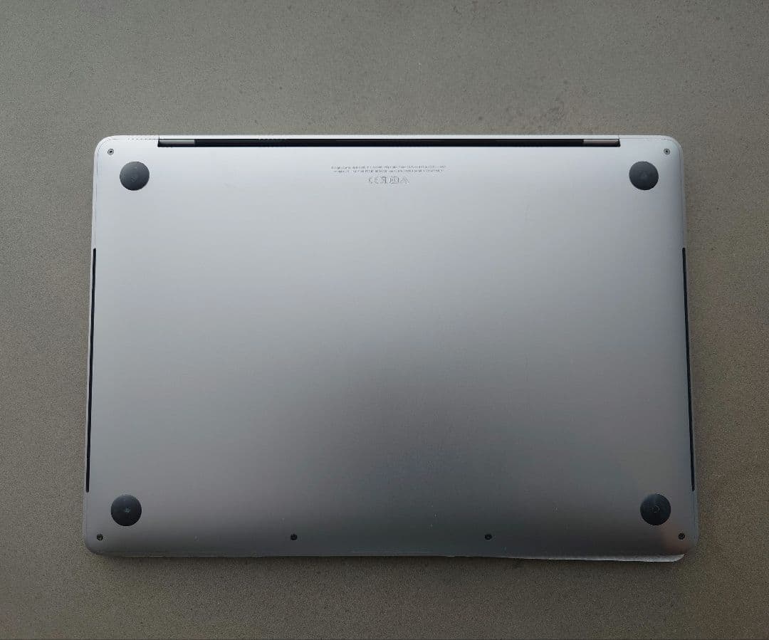 MacBook Pro 13インチ (i5/16GB/512GB) 4ポート