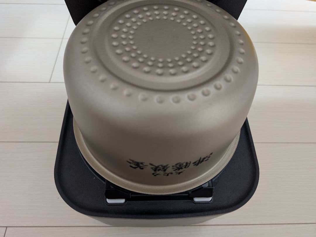 2022年製　HITACHI IH炊飯器 RZ-V100FM 黒