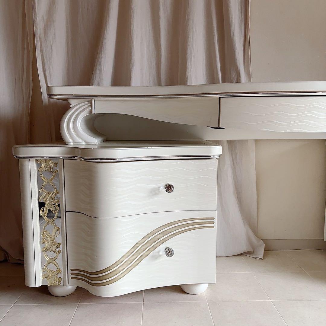 イタリア製　サイドボード　テレビボード　ドレッサー　アレドクラシック　ARRED