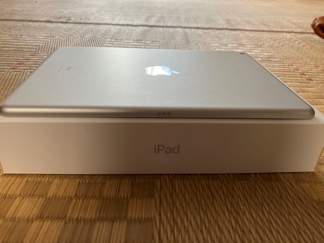 【美品】Apple iPad 第7世代　32GB