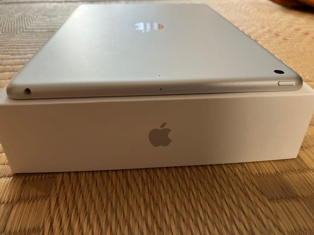 【美品】Apple iPad 第7世代　32GB