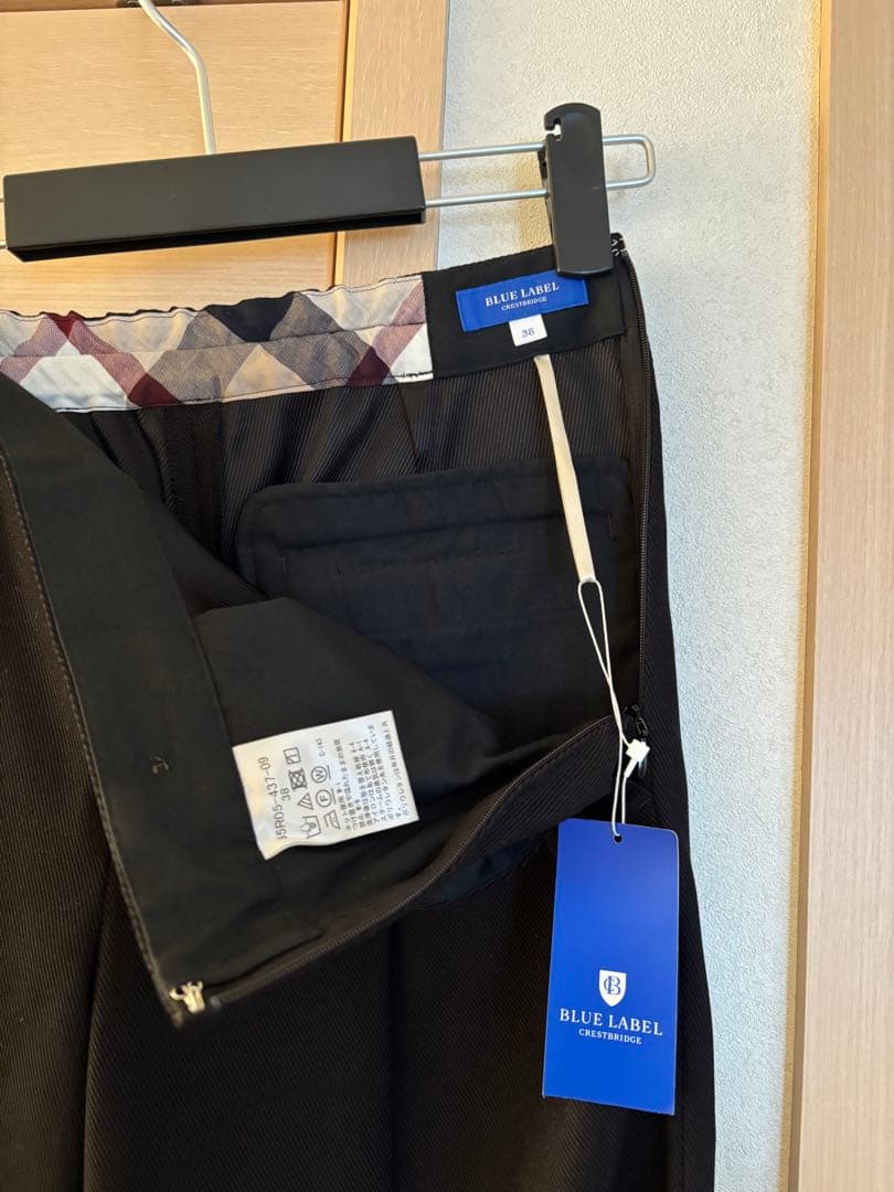 未使用タグ付きブルーレーベルクレストブリッジ　パンツ　38