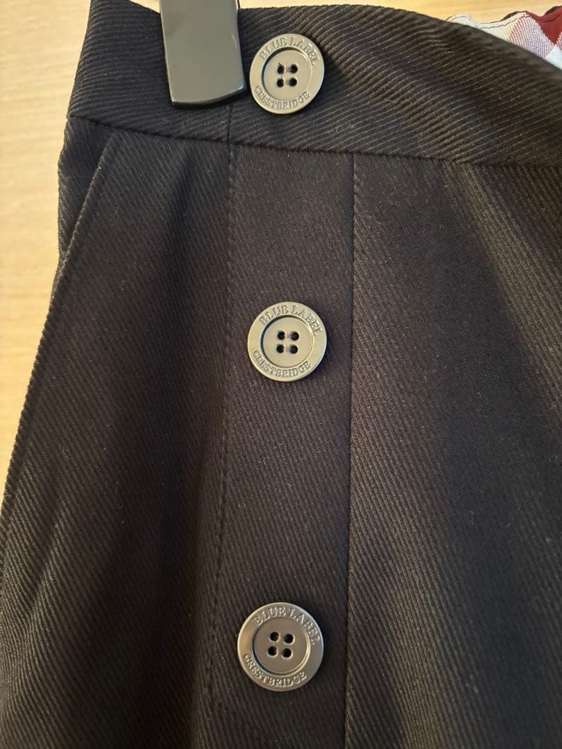 未使用タグ付きブルーレーベルクレストブリッジ　パンツ　38