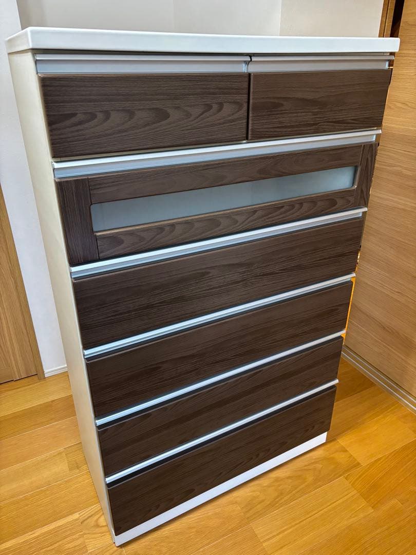 ニトリ　ブラウン木製チェスト 7引き出し ガラス窓付き