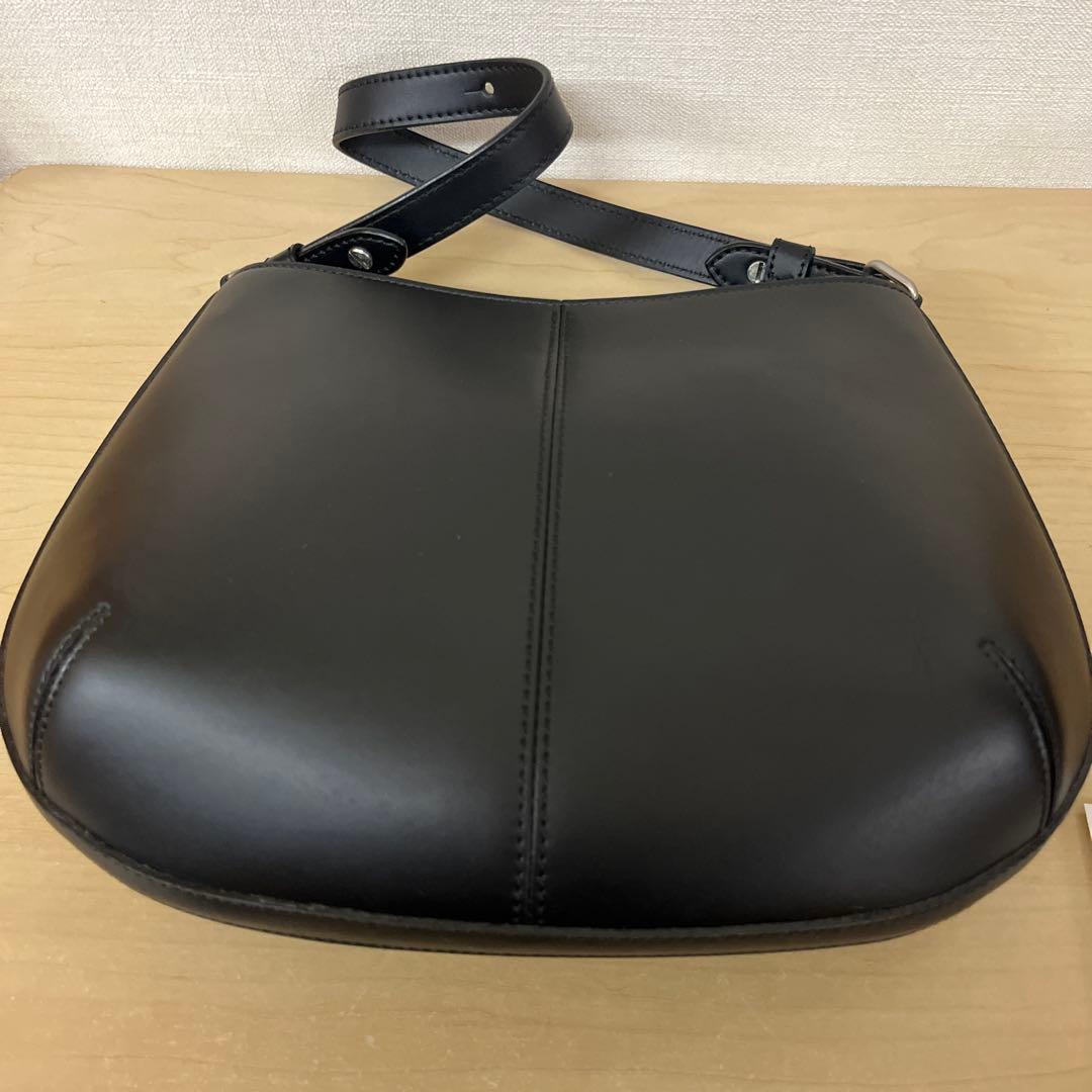 メスサドル　ラウンドバッグ　レザーバッグ　ブラック