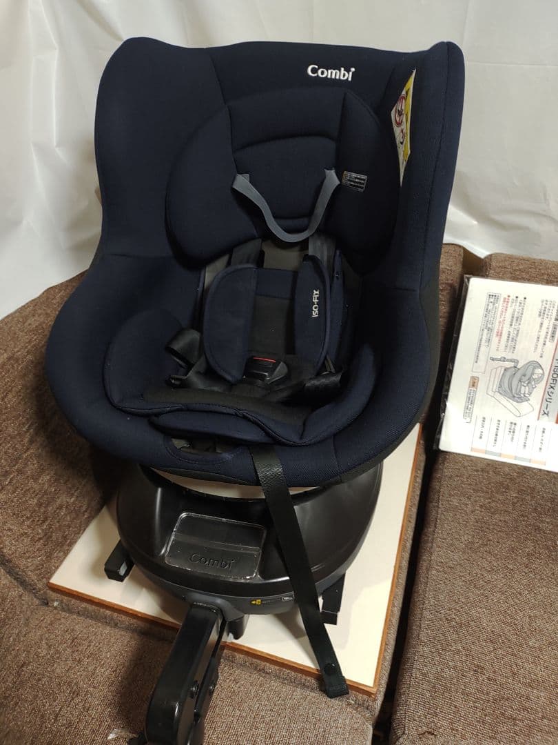 【美品】Combi コンビ ネセルターン リミテッド ISOFIX