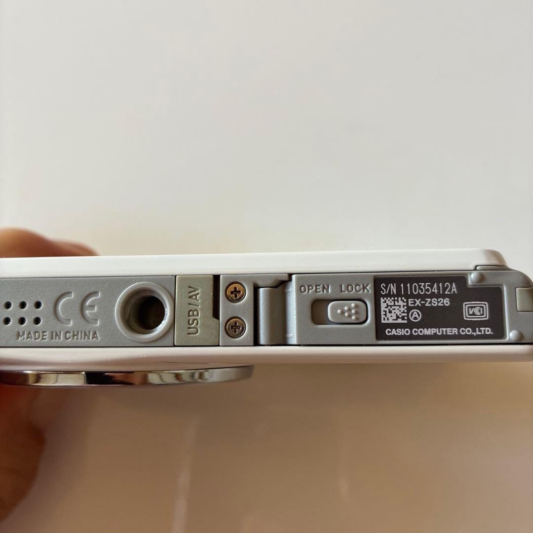 CASIO EXILIM 16.1メガピクセル コンパクトデジタルカメラ