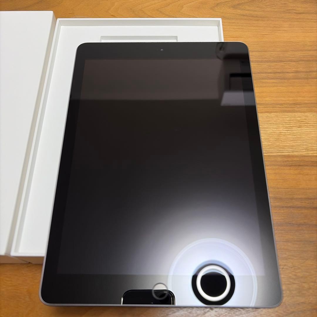 iPad 第6世代 128GB グレー