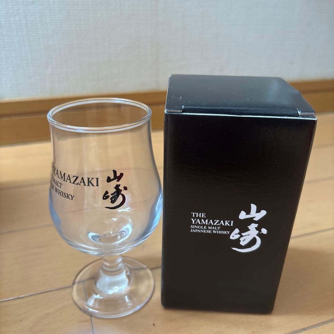 サントリー シングルモルトウイスキー 山崎700ml 新品未開封 箱、グラス付き