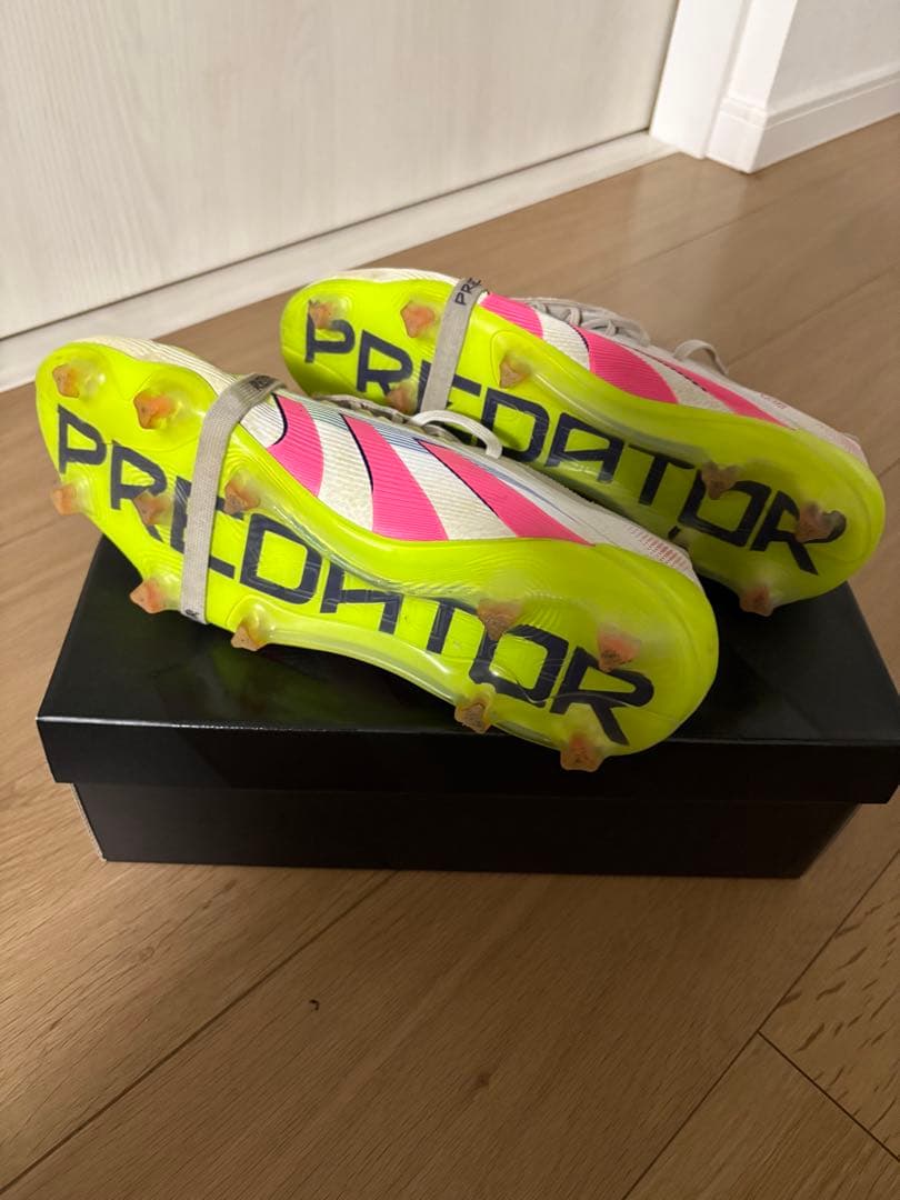 プレデターFT FG （フットウェアホワイト/ルシッドピンク/ルシッドレモン）