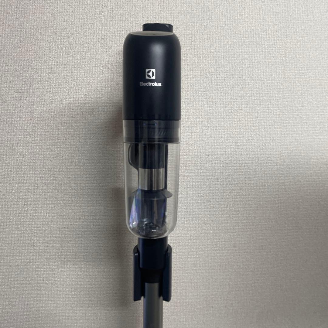 エレクトロラックス 軽量コードレス掃除機 Ultimate700