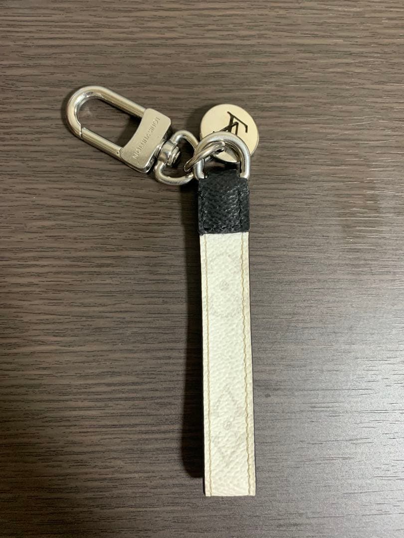 Louis Vuitton ルイヴィトン　モノグラム・エクリプス　キーリング