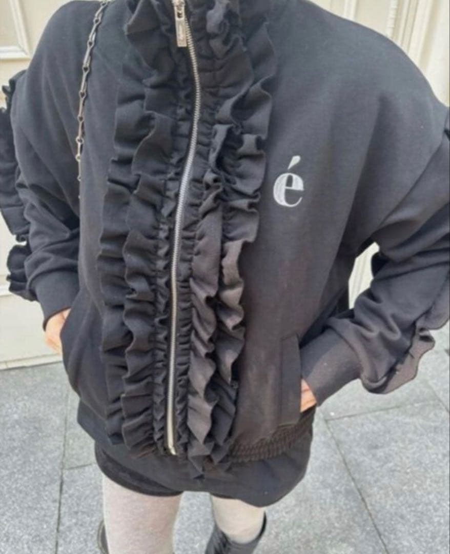 【明日発送可】épine é frill zip sweat blouson
