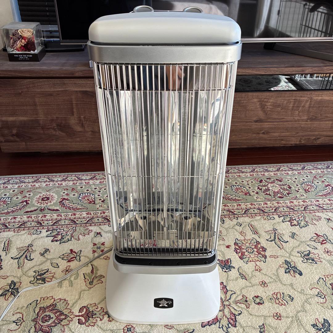 アラジン　2023年製　グラファイトヒーター CAH-2G10F-Wホワイト