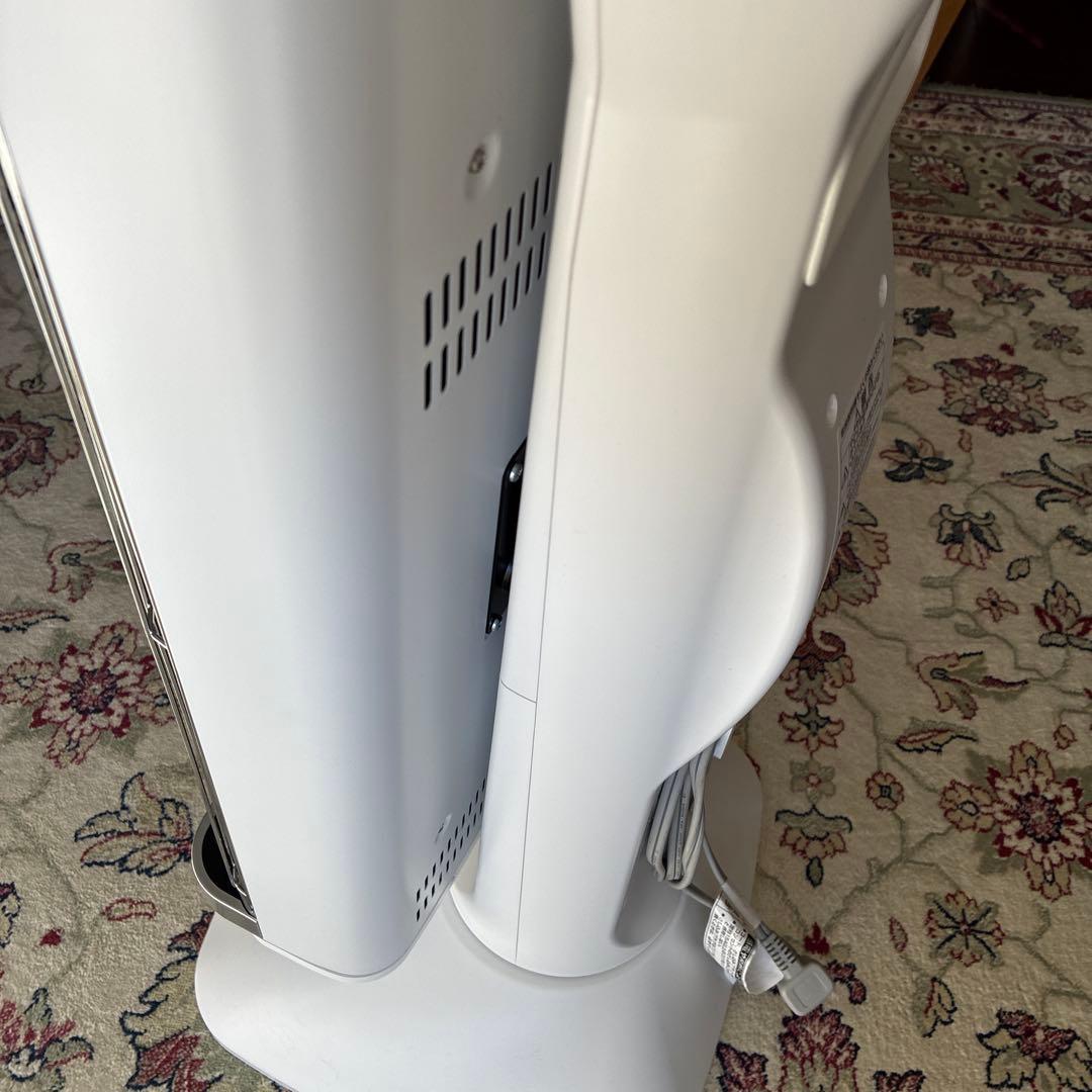 アラジン　2023年製　グラファイトヒーター CAH-2G10F-Wホワイト