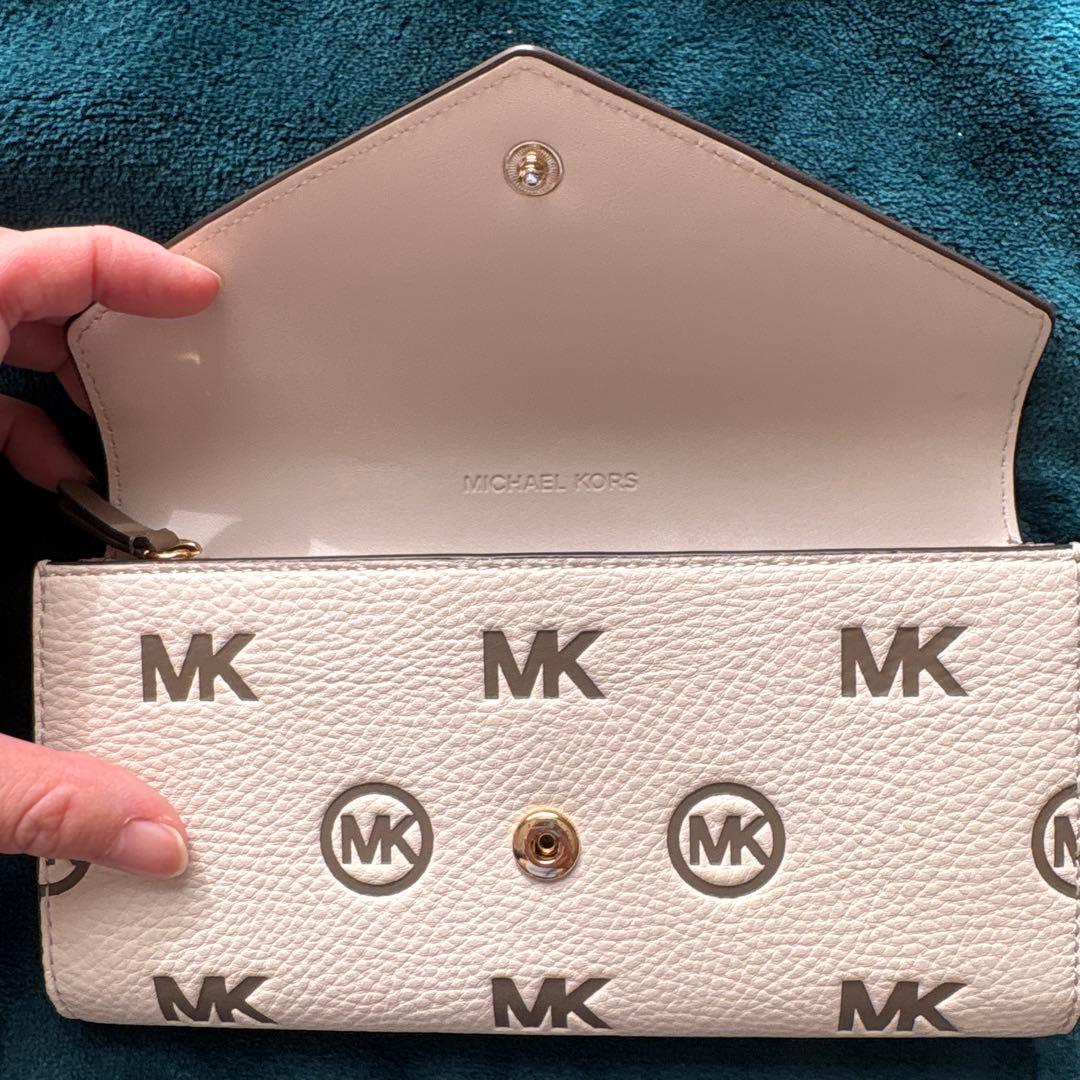 Michael Kors MKロゴ長財布 ライトクリーム