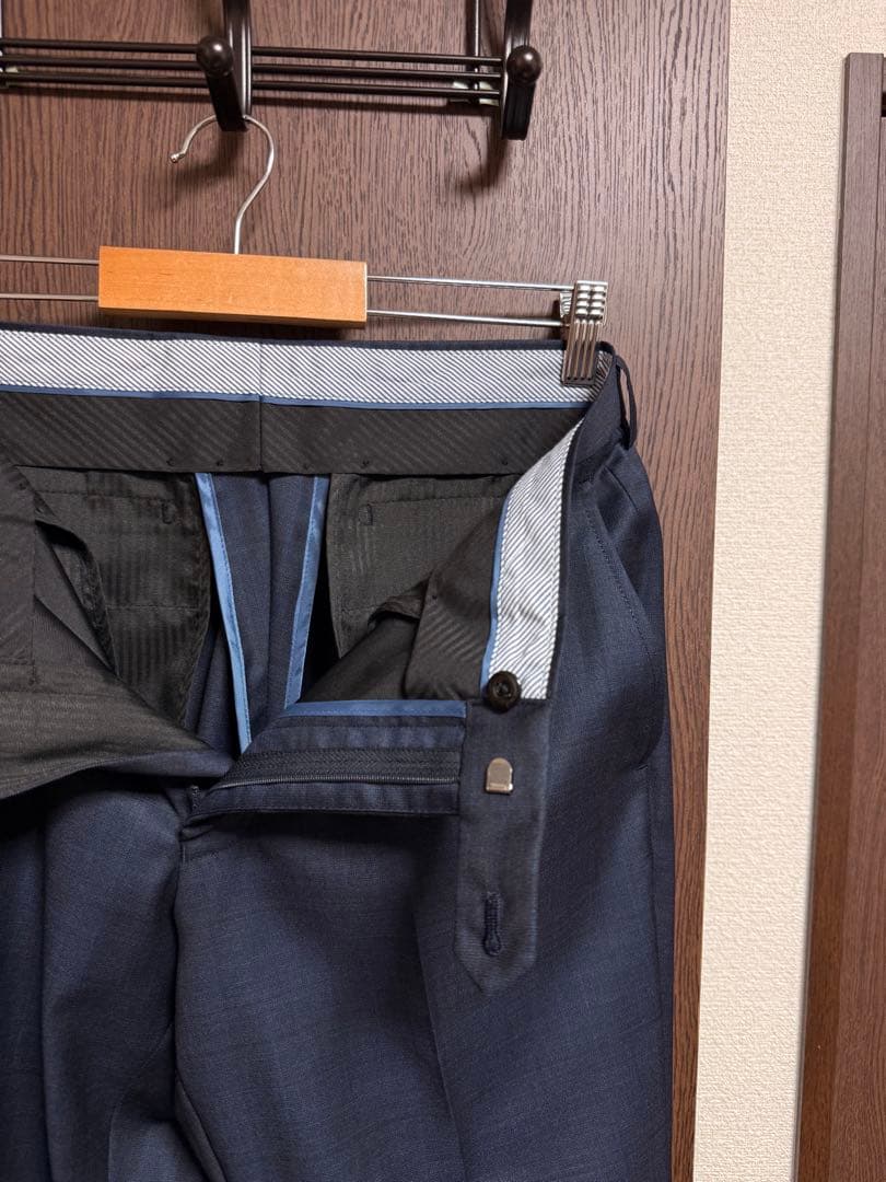 A5新品未使用！イタリア素材ロロピアーナ無地調ネイビーチェック柄スーツ！サンプル