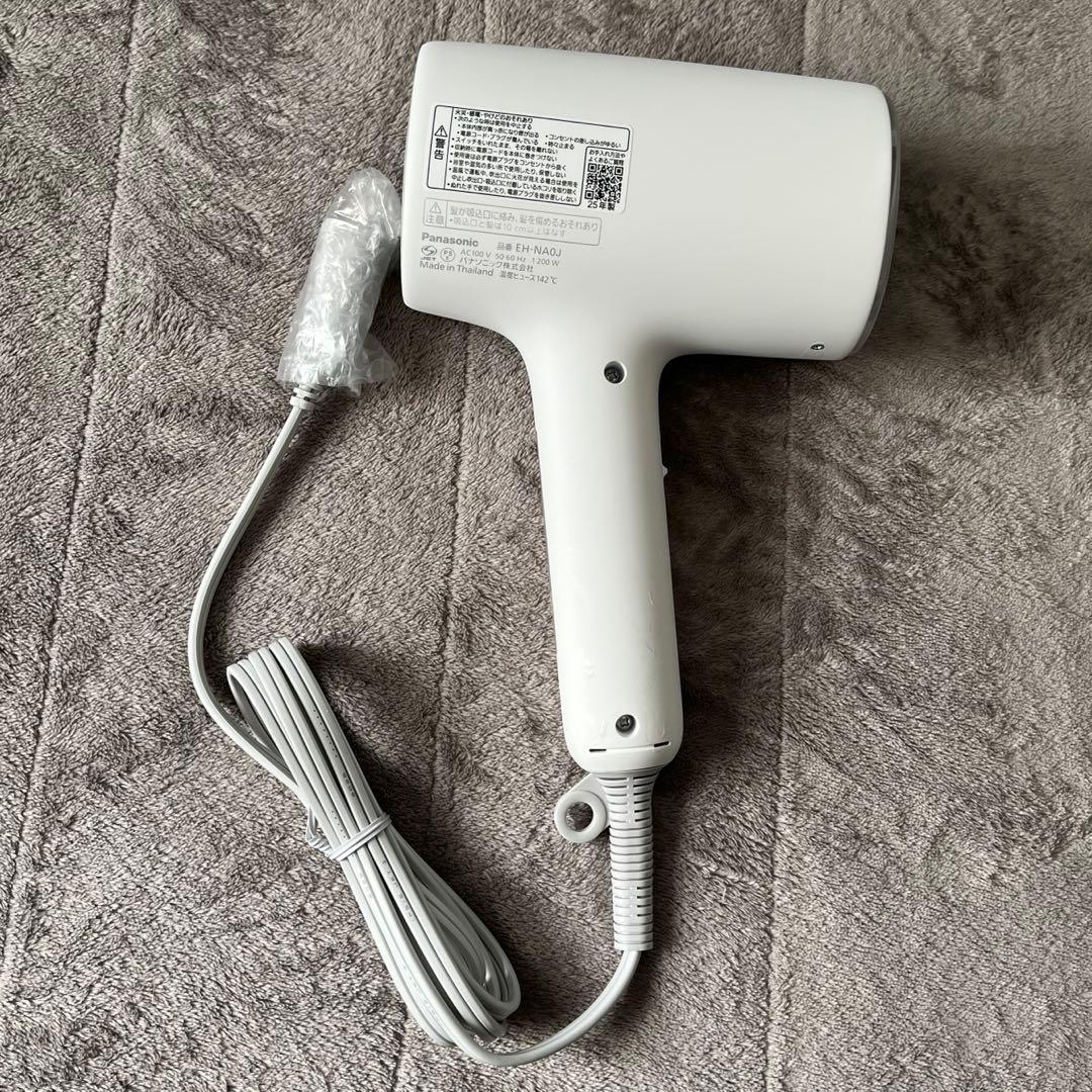 Panasonic NA0J ナノケア ドライヤー ホワイト