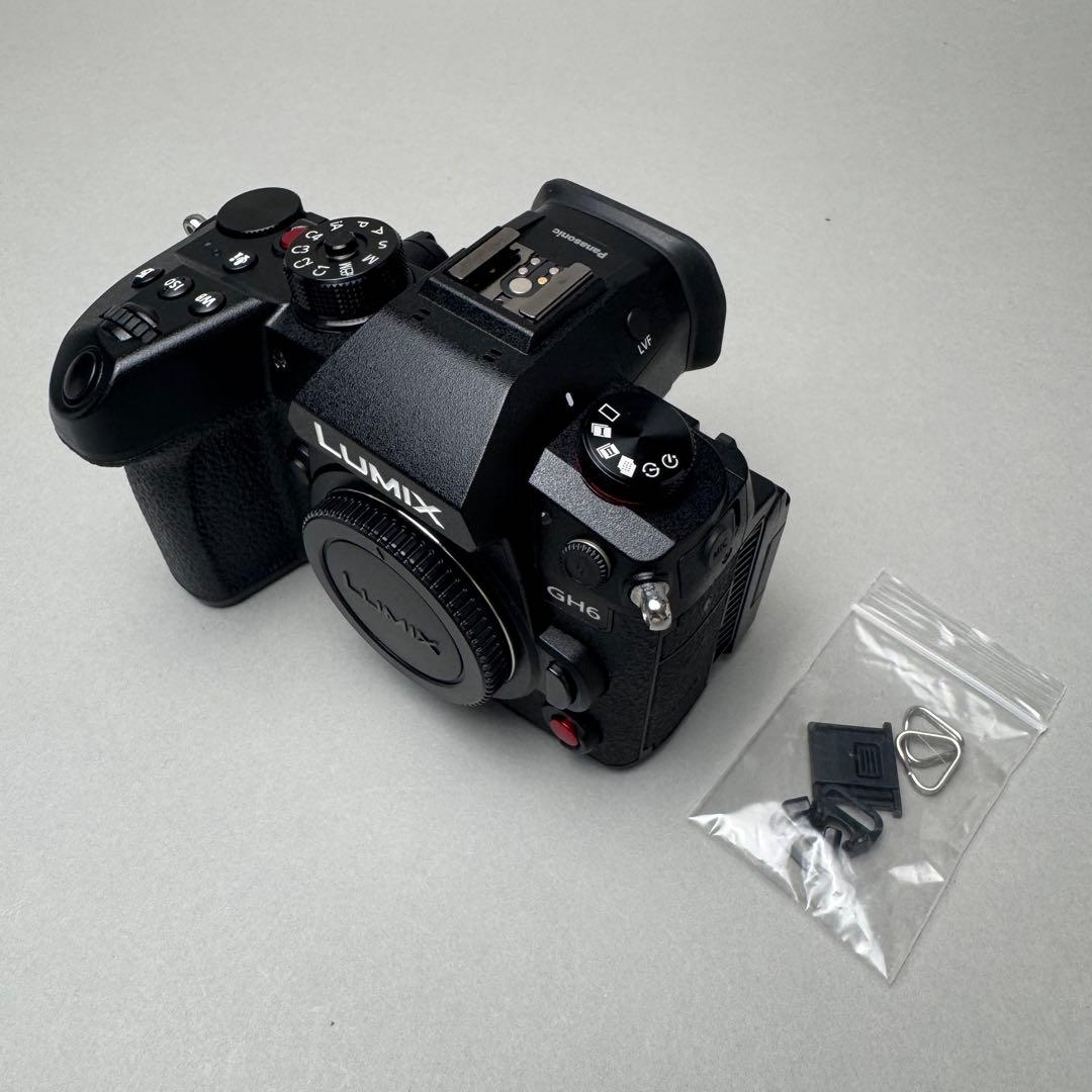 S.K.【美品】LUMIX GH6 カメラ　本体ボディー　おまけ多数