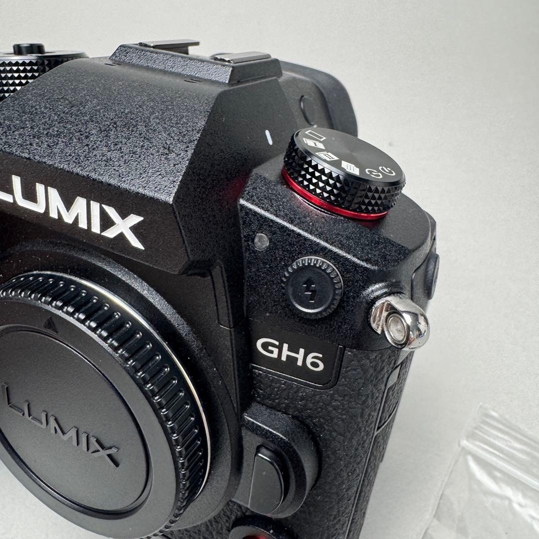 S.K.【美品】LUMIX GH6 カメラ　本体ボディー　おまけ多数