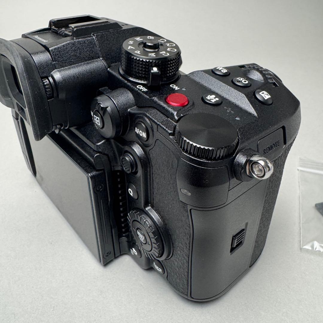 S.K.【美品】LUMIX GH6 カメラ　本体ボディー　おまけ多数