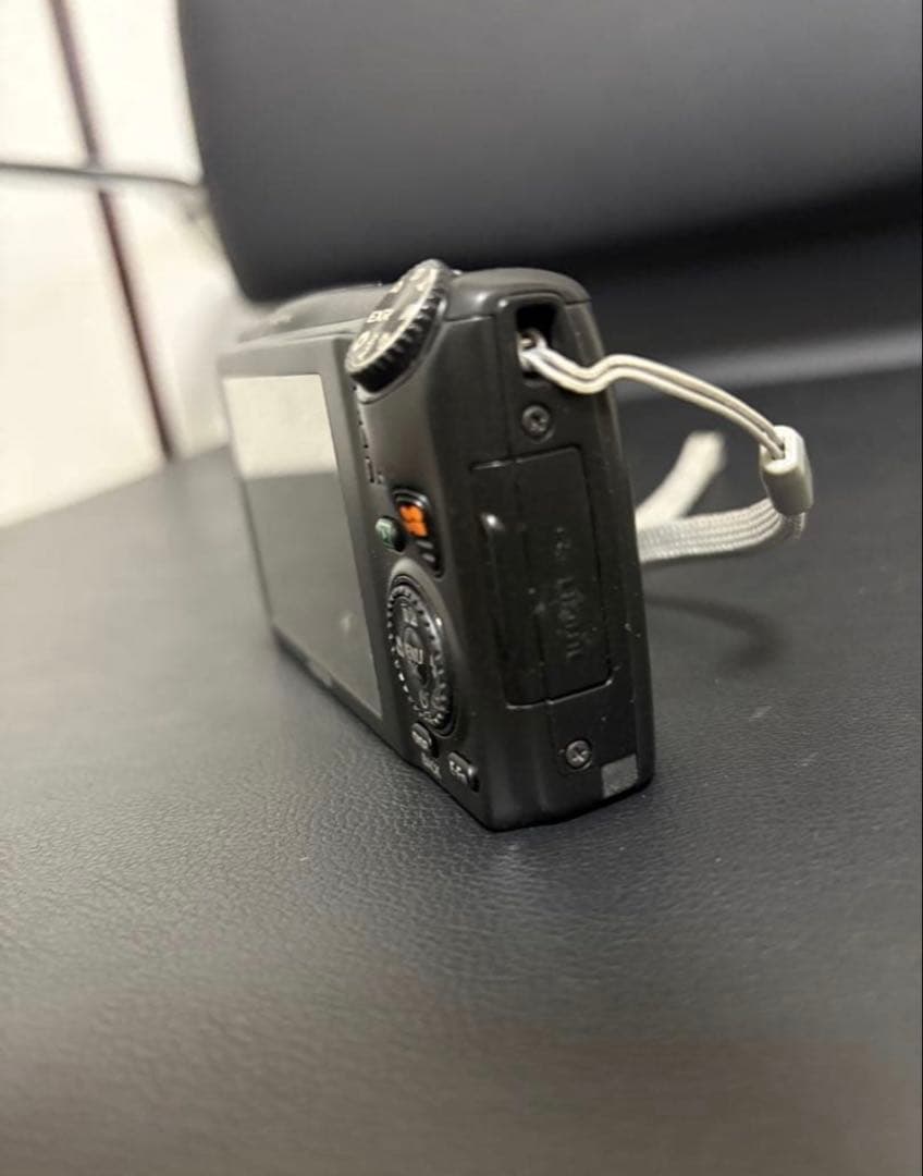 FUJIFILM FinePix F1000EXR コンパクトデジタルカメラ