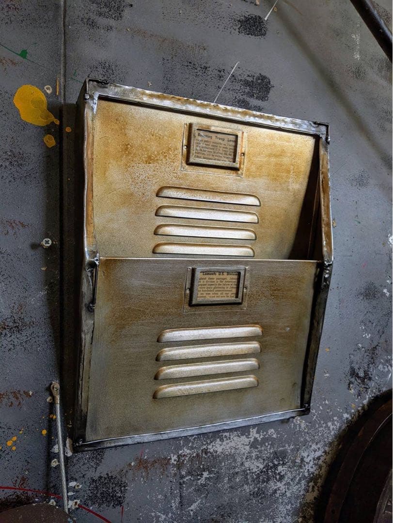 無骨さ半端ない！ペーパーホルダー マガジンラック（ダブル） インダストリアル