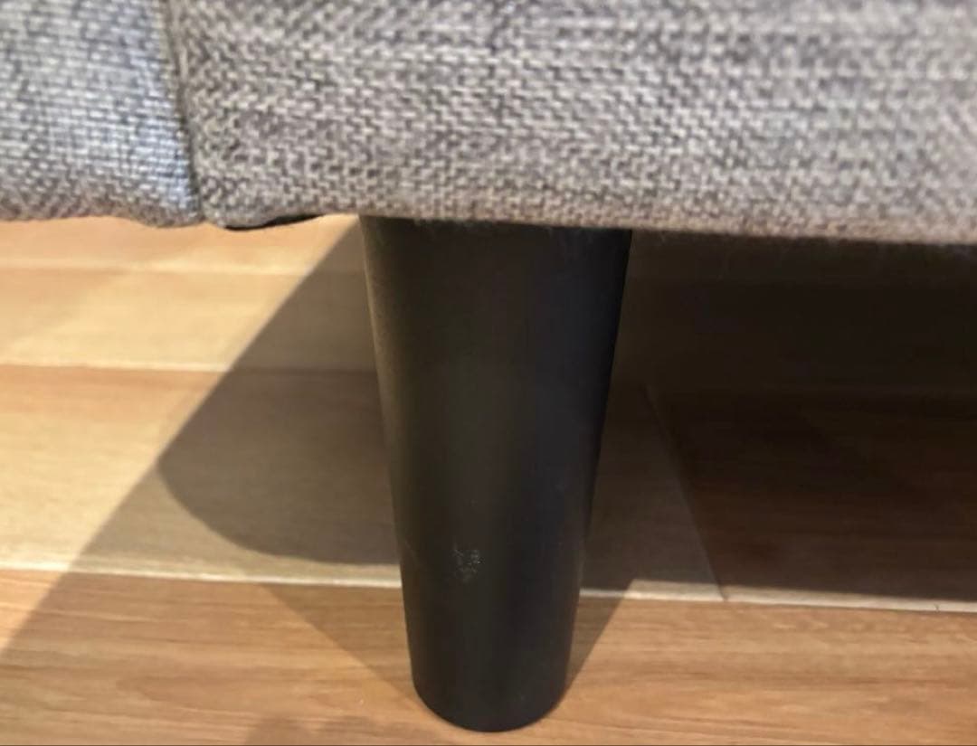 美品！グレーの2人掛けファブリックソファ