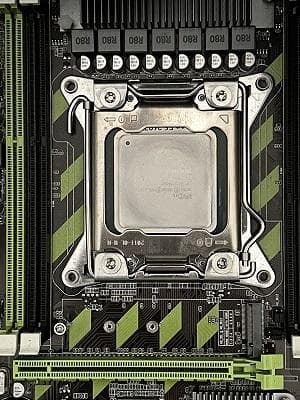 新品マザーボード・電源・中古ケースCPU・GPU他