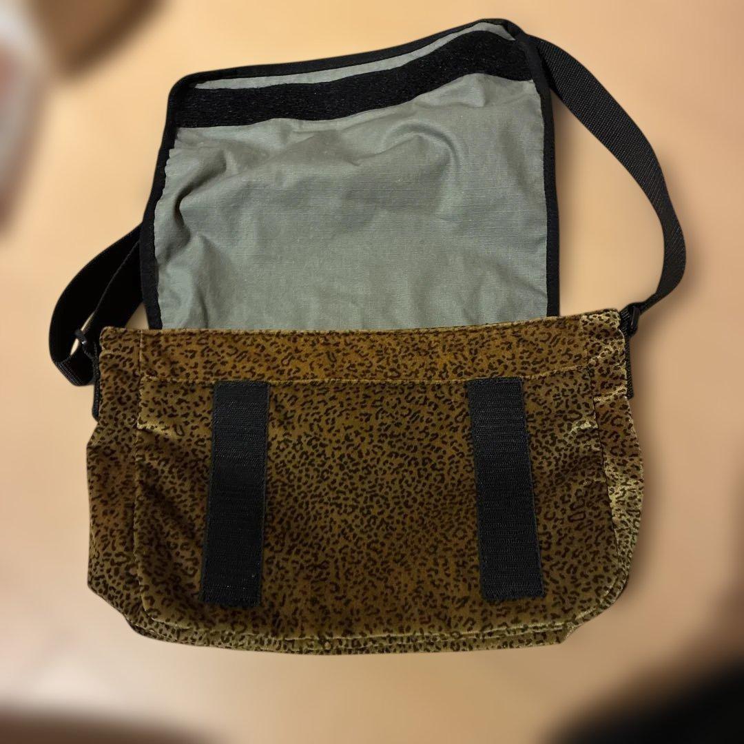 supreme メッセンジャーバッグ シュプリーム ヒョウ柄　25FW