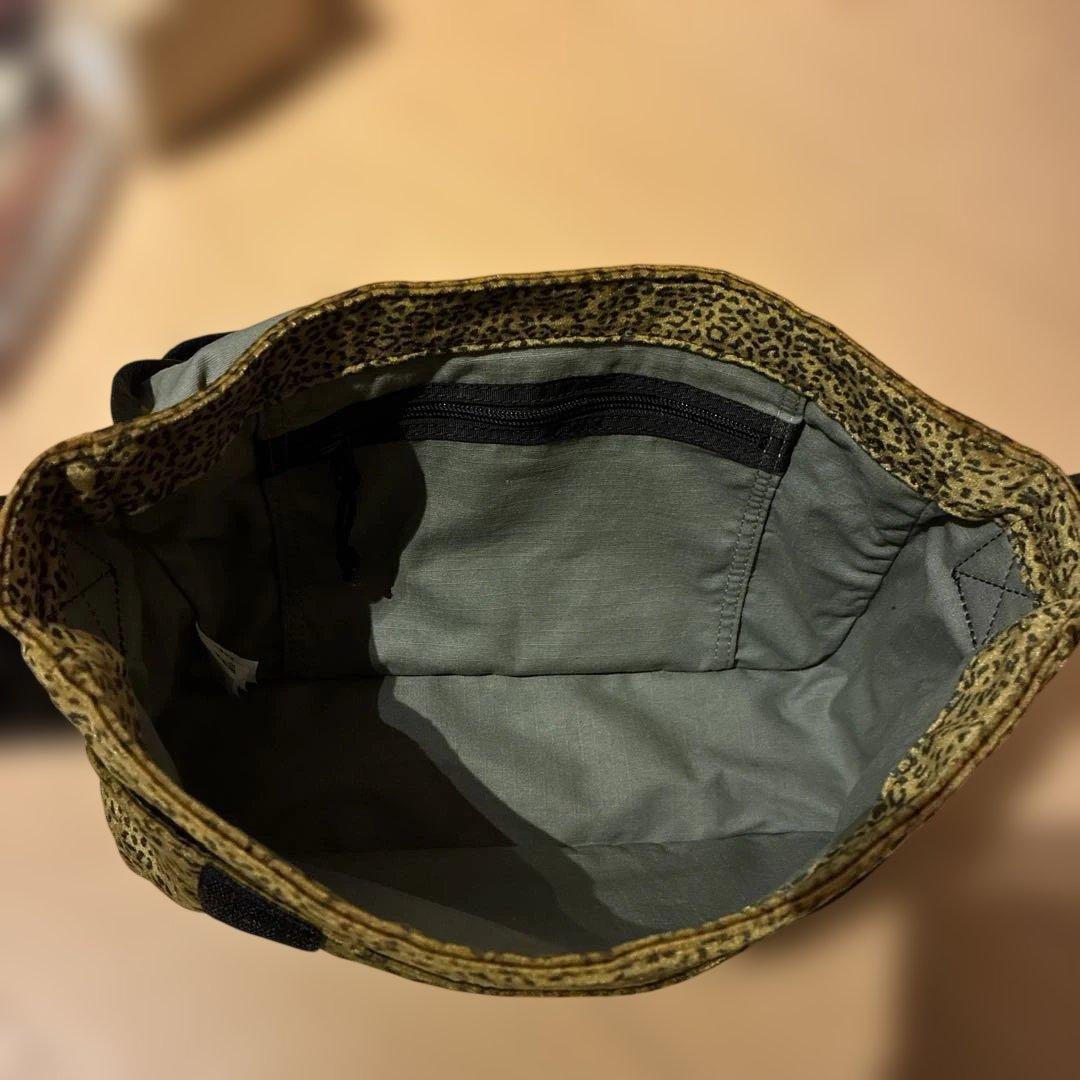 supreme メッセンジャーバッグ シュプリーム ヒョウ柄　25FW