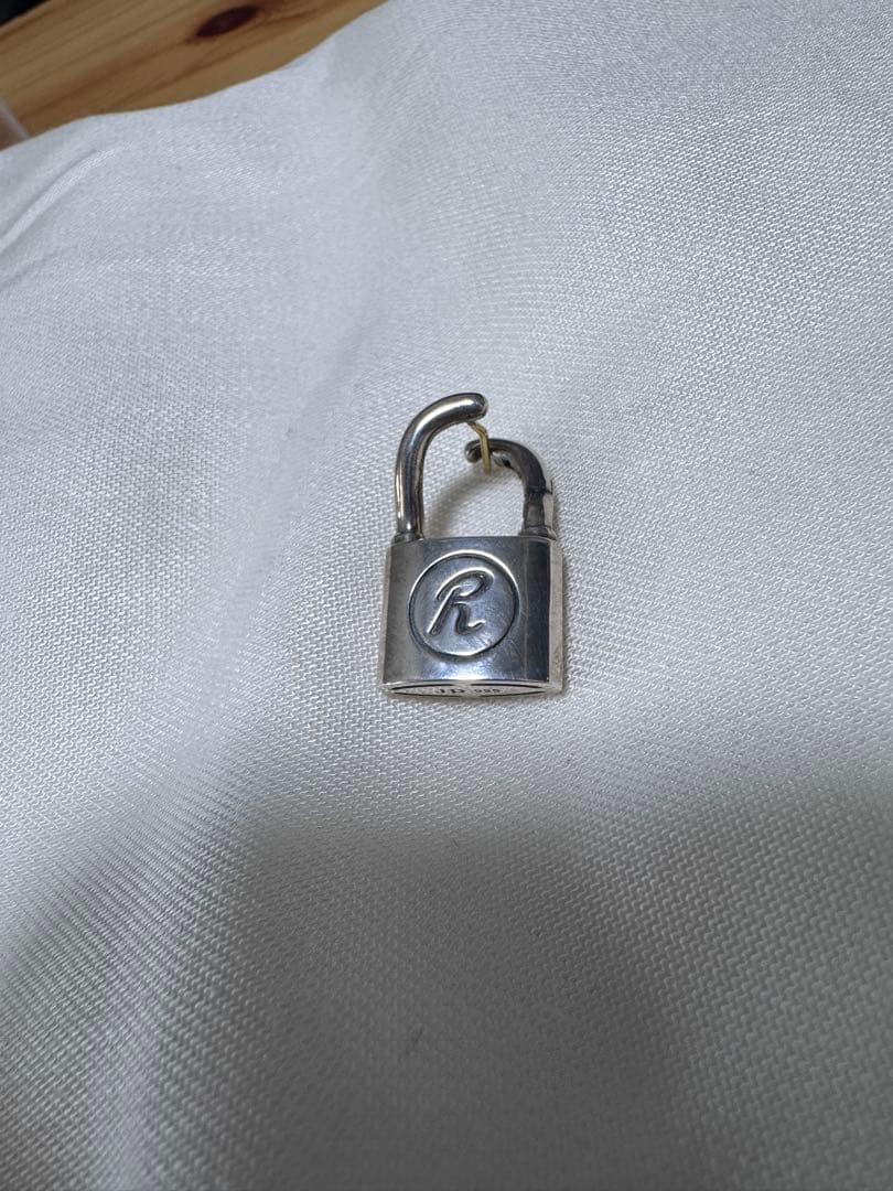 REBEL YELL ピアス