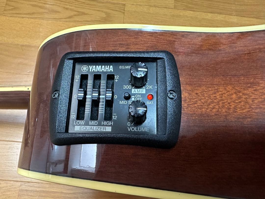 YAMAHA DWX-8 アコースティックギター