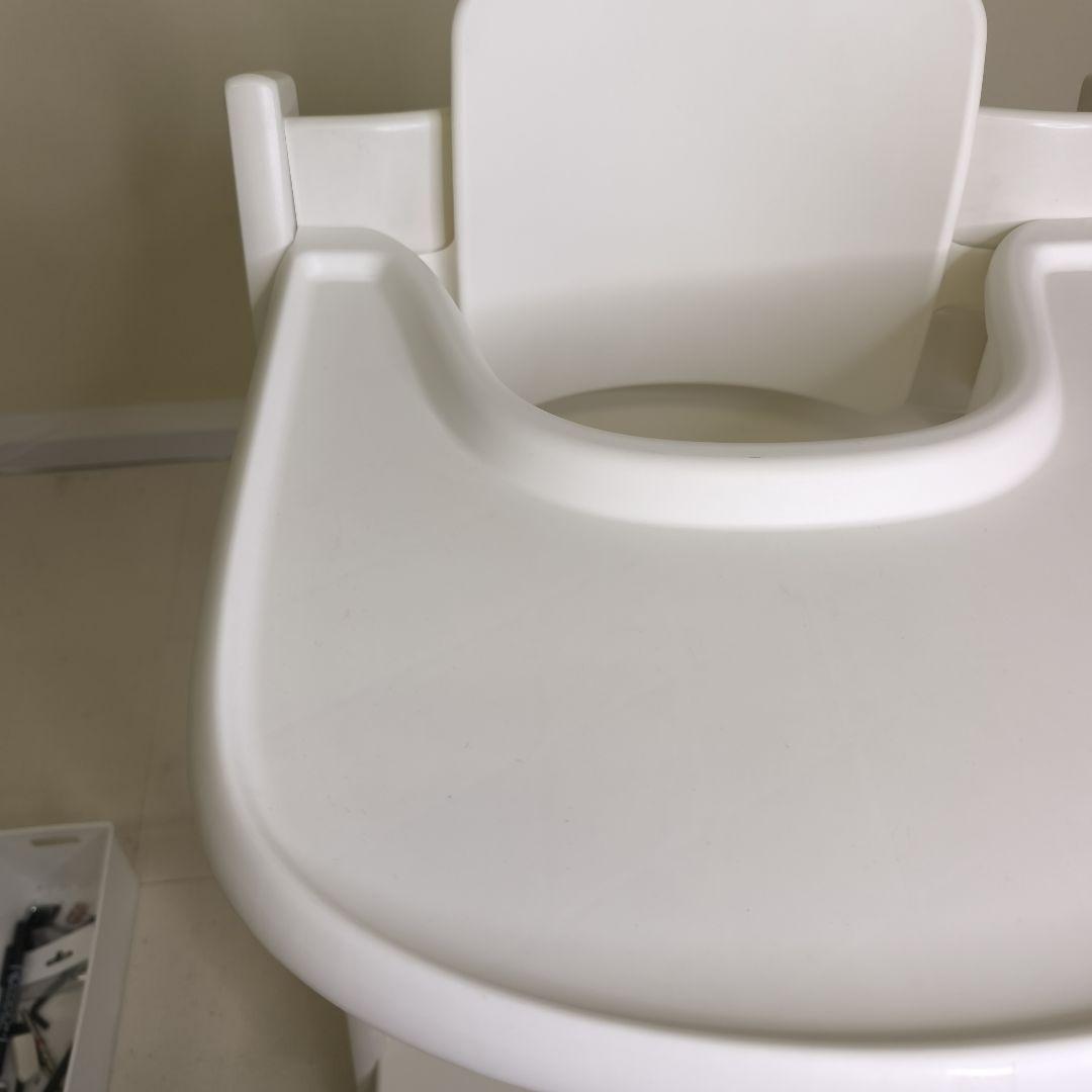 ストッケ　トリップトラップ　ホワイト　ベビーセット&トレイ付　S/N6