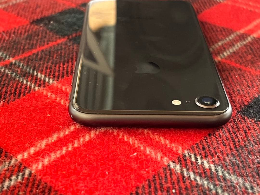 Apple iPhone 8 64GBブラック本体　SIMロック解除済み