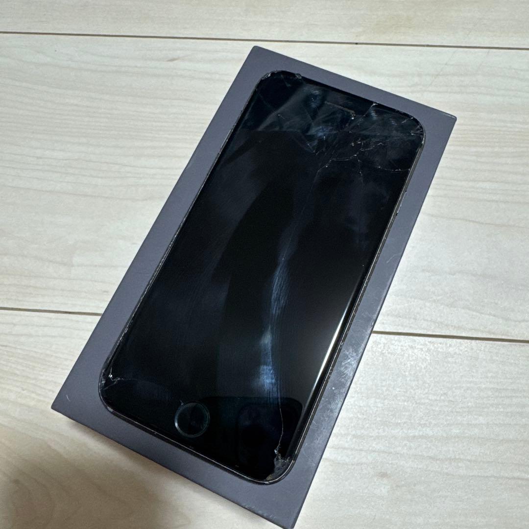 iPhone8 スペースグレイ