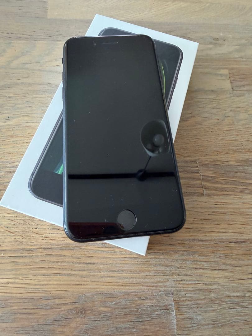 iPhone SE 第2世代　黒　64GB SIMフリー