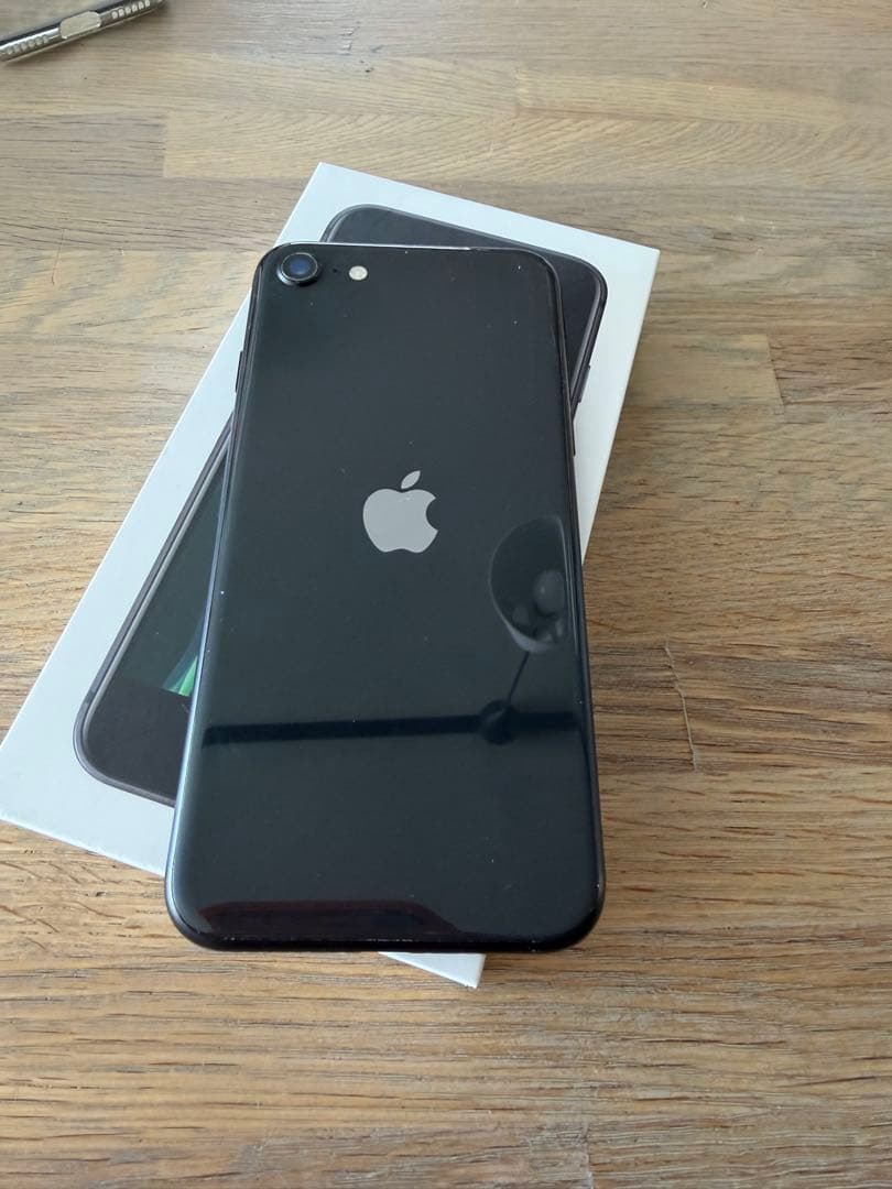 iPhone SE 第2世代　黒　64GB SIMフリー