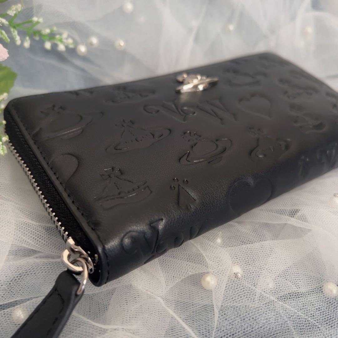 VivienneWestwoodエンボス加工 黒 長財布