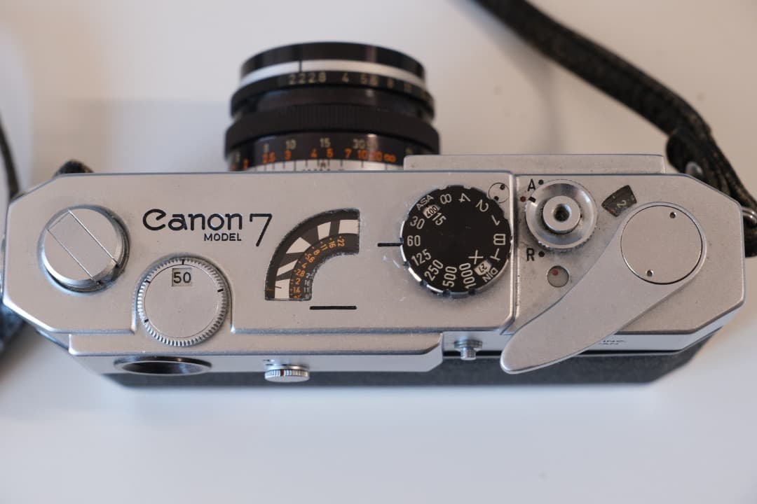 Canon 7 レンジファインダーカメラ（レンズ・純正カバー付き）