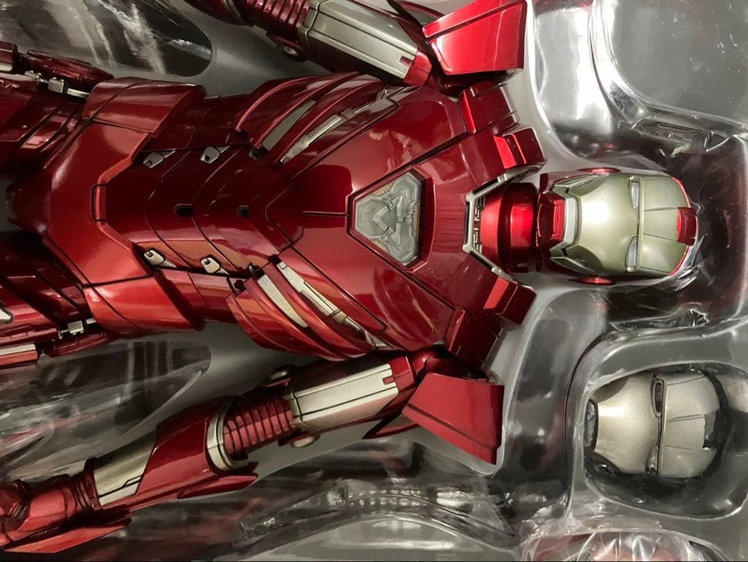 ホットトイズ　アイアンマン 3 シルバーセンチュリオン　 UM3213