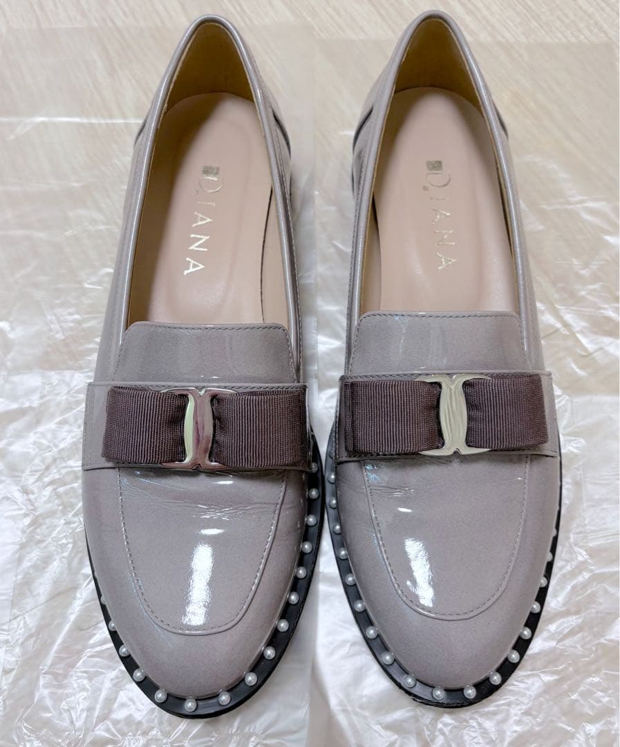 ❤️最終価格❤️✨美品✨DIANA ダイアナ リボン パール ローファー グレー系