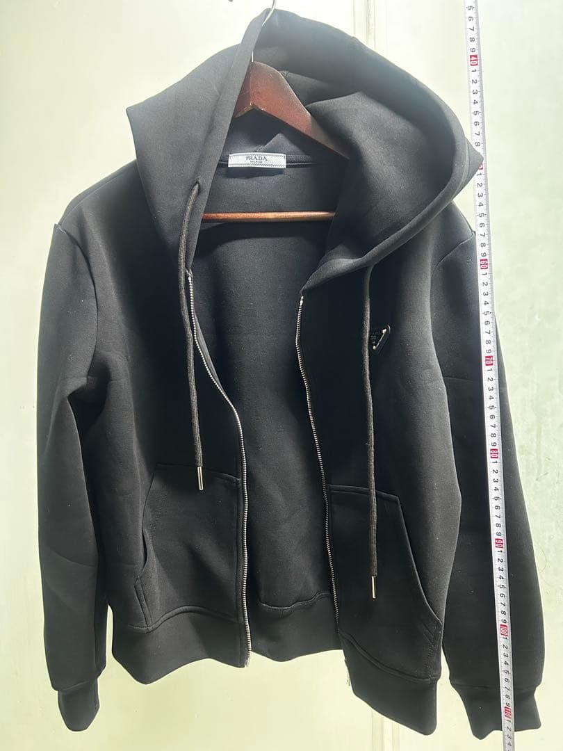 PRADA ブラック ジップアップパーカー