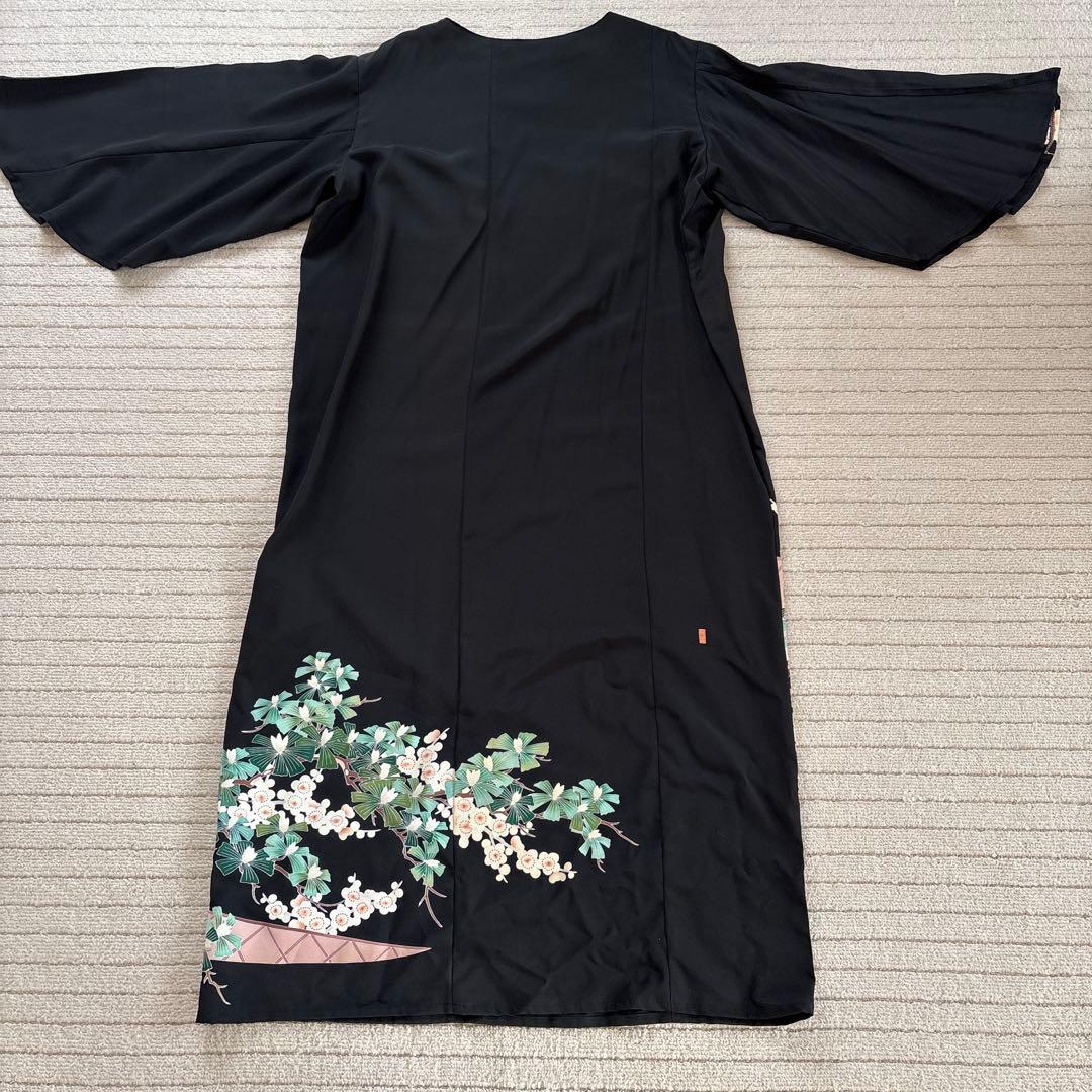 黒留袖　ワンピース　4L 作家物　手描き友禅　V襟　フレア袖　正絹　着物リメイク