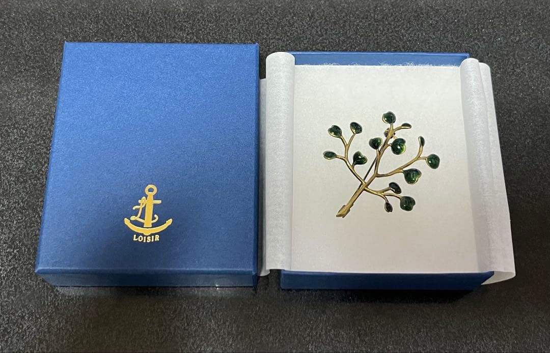 LOISIR ロワズィール ユーカリ モチーフ ブローチ 新品タグ付き