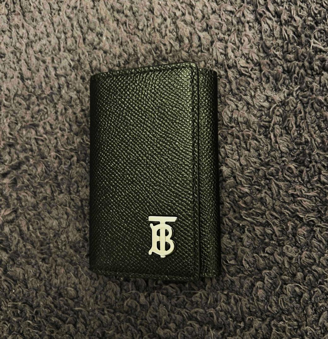 さりページ　新品未使用　BURBERRY　TBロゴ 黒 レザー キーケース