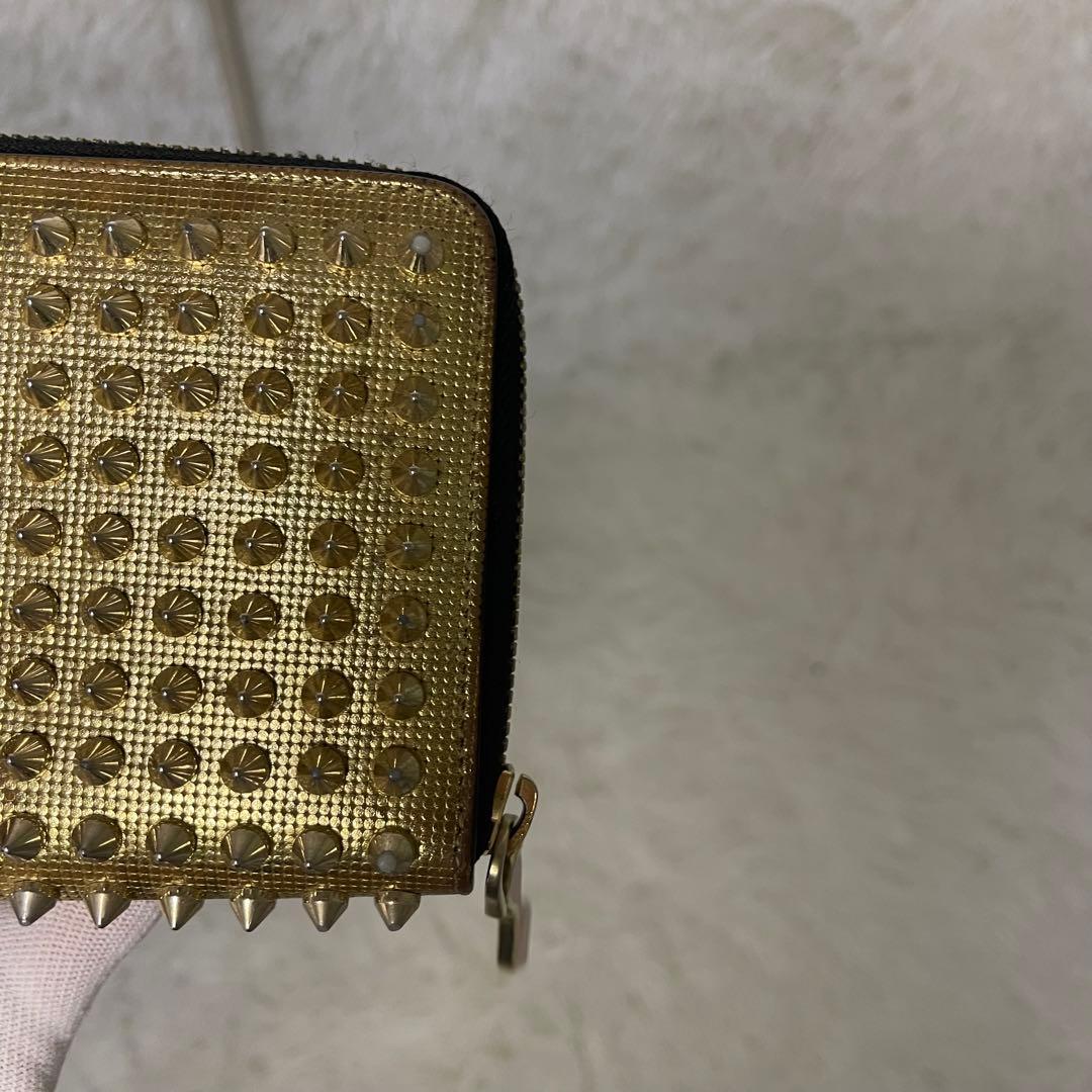 ✨美品✨クリスチャンルブタン スタッズ ラウンドジップ 長財布 レザー ゴールド