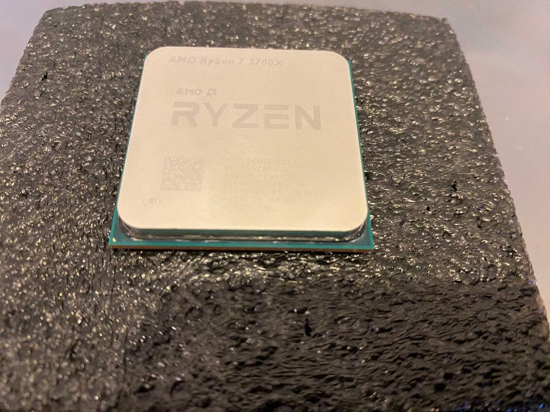 CPU AMD Ryzen 7 3700X CPU